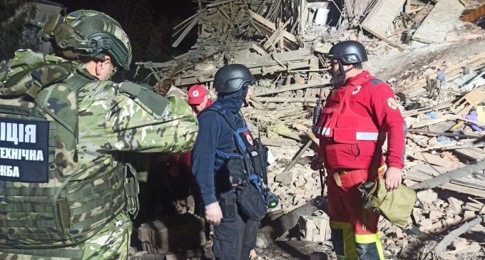 Окупанти вдарили по місцю дислокації поліції у Харкові: є загиблий та багато постраждалих