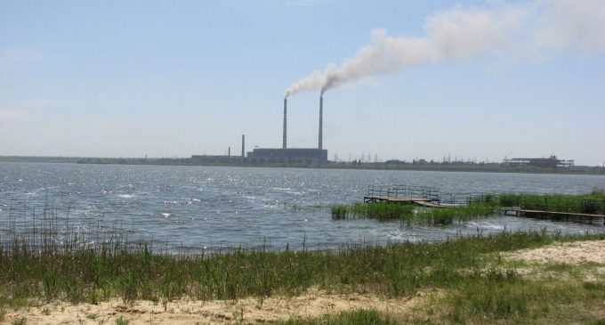 Вода йде по селах. Росіяни зруйнували дамбу Курахівського водосховища