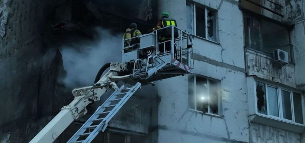 Атака “Шахедів” на Київ: з’явилося фото пожежі будинку й уточнені наслідки