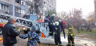 У Дніпрі на Семафорній сталася пожежа: вогнеборці врятували чотирьох осіб, із них 2 дитини