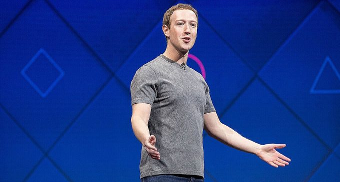 Трамп зустрівся з власником Facebook Цукербергом