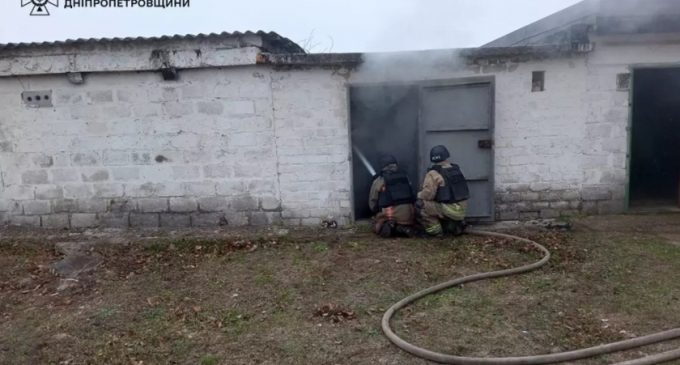 У Нікопольському районі зайнявся гаражний бокс