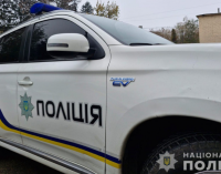 Запропонував неправомірну вигоду поліцейським: у Вільногірську повідомили про підозру 33-річному містянину