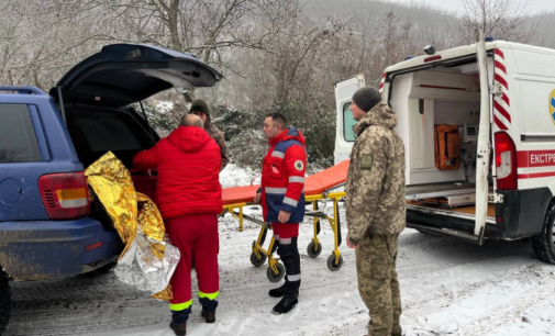 Зірвався у прірву через напад епілепсії: на кордоні з Румунією виявили непритомного втікача