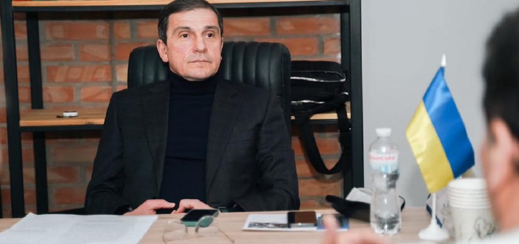 Нардеп організував своїм знайомим незаконний виїзд за кордон і отримав підозру