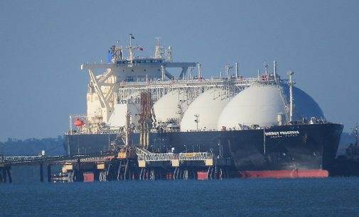 Порти Європи продовжують обслуговувати газові танкери РФ, незважаючи на санкції – FT