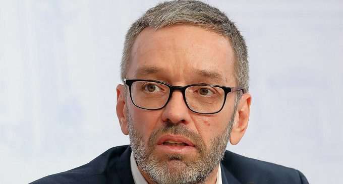 Президент Австрії доручив сформувати уряд лідеру ультраправих