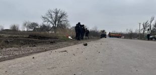 Запорізькі піротехніки ДСНС вилучили вибухонебезпечні предмети, які застрягли у дорожньому полотні