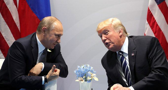 Швейцарія, попри ордер МКС, готова організувати зустріч Трампа з Путіним