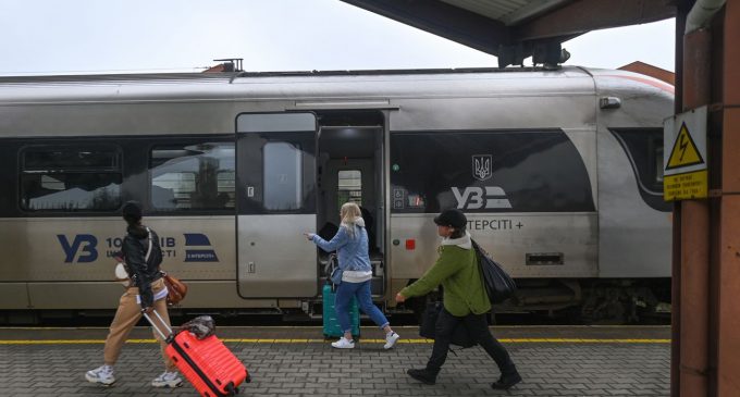 УЗ підвищує ціни на квитки на деякі поїзди: у чому причина