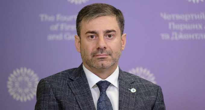 До 250 тисяч гривень. Лубінець пропонує нові штрафи за продаж алкоголю і сигарет дітям