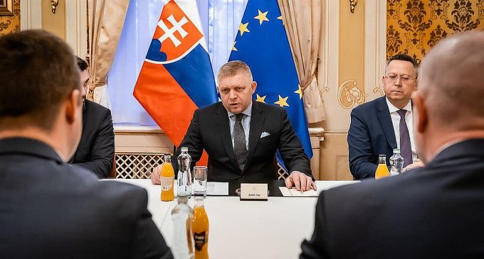 Фіцо обирає Москву – Зеленський відповів на слова про “ворога” Словаччини
