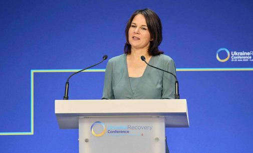 Очільниця МЗС Німеччини розкритикувала уряд за вагання у підтримці Україні