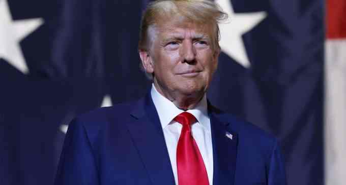 Трамп призупинив допомогу США іншим країнам. Що передбачає указ та чи стосується України