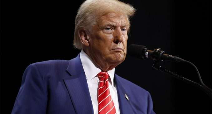 Трамп пообіцяв працювати над досягненням угоди між Україною та РФ