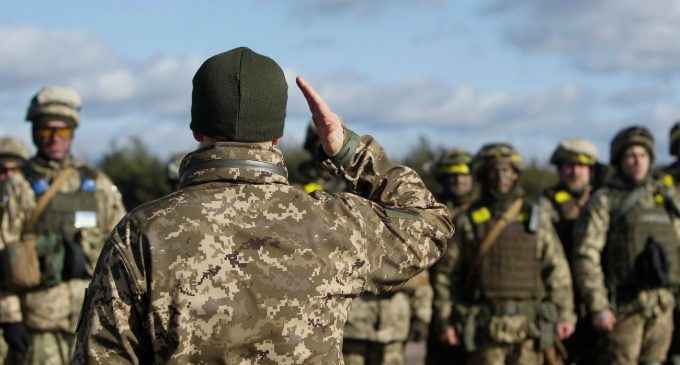 Готується реформа. В Україні вигадали, як залучити до армії 18-річних, але без мобілізації