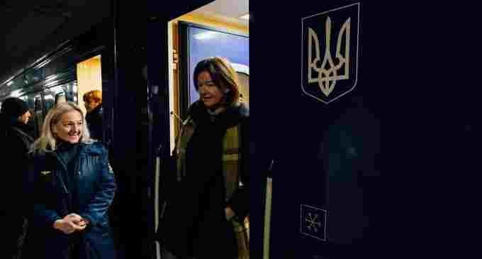До Києва приїхала міністр закордонних справ Словенії
