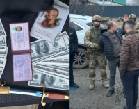Вимагали 60 тис доларів США неіснуючого боргу: на Дніпропетровщині затримано кримінального авторитета та двох депутатів