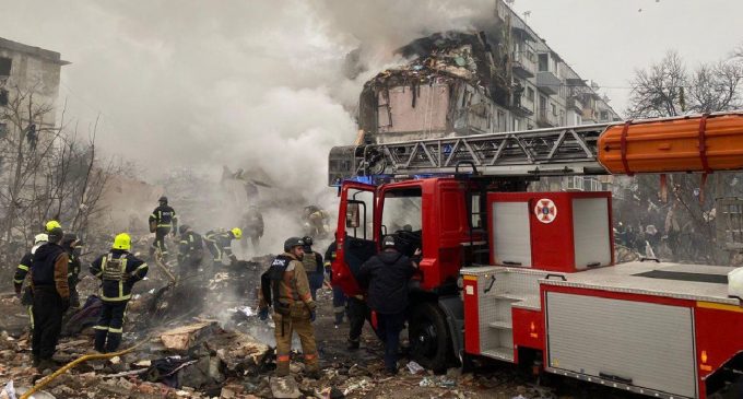 У Полтаві внаслідок ракетного удару по будинку є жертви і поранені (фото)