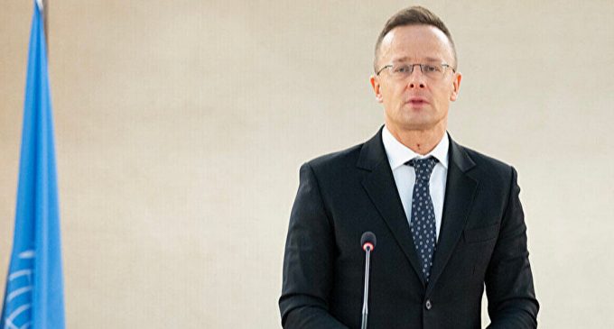 Сіярто пригрозив заблокувати продовження санкцій ЄС проти Росії і назвав умову