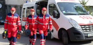 У Марганці чоловік напав на медиків та взяв їх у заручники, поки ті рятували його дружину