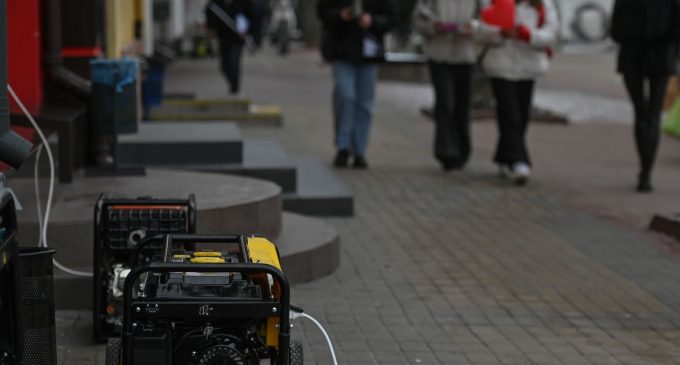 Ризики зростають? Чи повернуться графіки відключень світла через морози до -15 в Україні