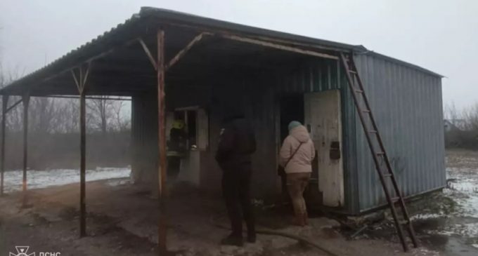 У Верхівцевому рятувальники ліквідували пожежу в магазині