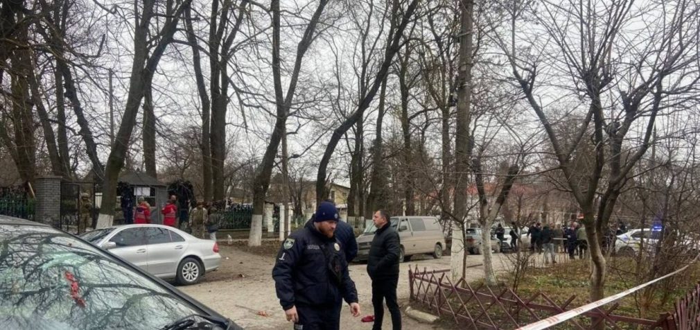 Вибух біля ТЦК у Кам’янець-Подільському: відомо про жертву та поранених