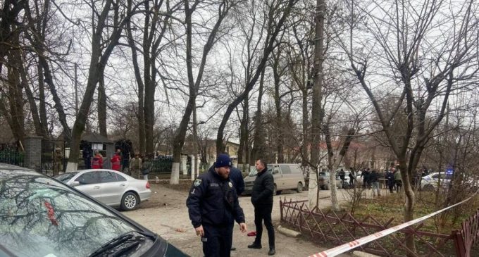Вибух біля ТЦК у Кам’янець-Подільському: відомо про жертву та поранених