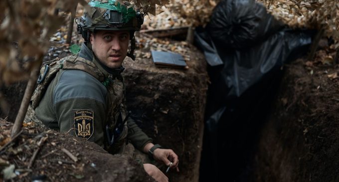 Закидають “штурмовим м’ясом”. У ЗСУ спростували російський фейк про захоплення Торецька
