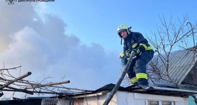 У Новокодацькому районі Дніпра вдень зайнявся будинок: обійшлося без постраждалих