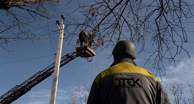 Росія масовано атакувала енергетичні обʼєкти у двох областях України