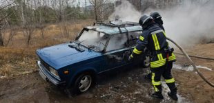 У Дніпровському районі спалахнув ВАЗ: водія госпіталізовано до лікарні