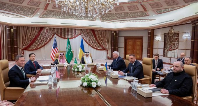 США відновлюють військову допомогу Україні та обмін розвідданими