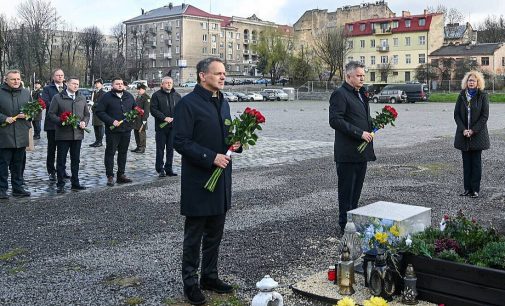 Міністр закордонних справ Нідерландів прибув з візитом в Україну
