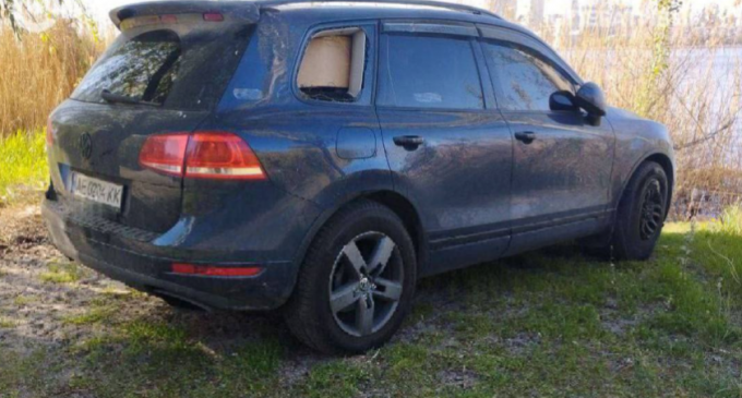На ж/м Сонячний у Дніпрі виявили тіло чоловіка в зачиненому Volkswagen