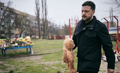 Зеленський у Кривому Розі вшанував пам’ять жертв російського удару 4 квітня