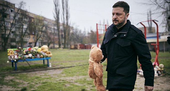 Зеленський у Кривому Розі вшанував пам’ять жертв російського удару 4 квітня