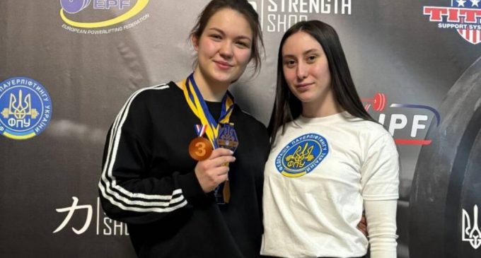Камʼянські пауерліфтерки стали призерками чемпіонату України