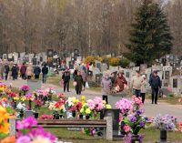 Нацполіція попередила українців про ризики відвідування кладовищ у поминальні дні