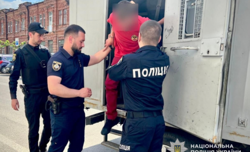 У Дніпрі затримали чоловіка за підозрою у нанесенні тяжких тілесних ушкоджень містянину
