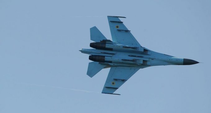 ЗСУ втратили Су-27 під час атаки дронів, пілот встиг врятуватись: деталі