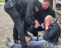 У Запоріжжі 44-річний чоловік напав на поліцейських з ножем: деталі