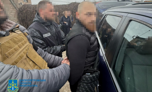 Продавав автівки, призначені для ЗСУ: поліцейські Дніпра викрили зловмисника