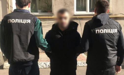 Запорізькі поліцейські затримали в Одесі активного учасника злочинної групи