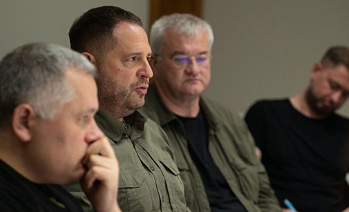 Делегація України прибула до Парижу: з ким заплановані зустрічі