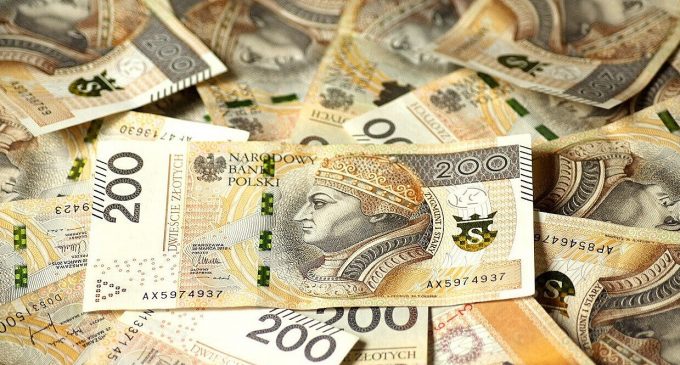 Польща почала видавати компаніям кредити для участі у відновленні України