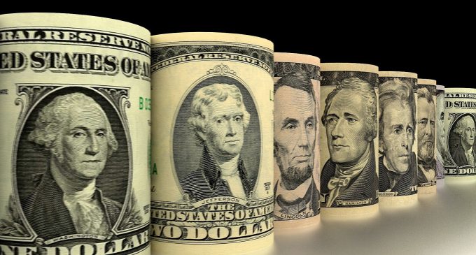 Економіка США впала вперше з 2022 року