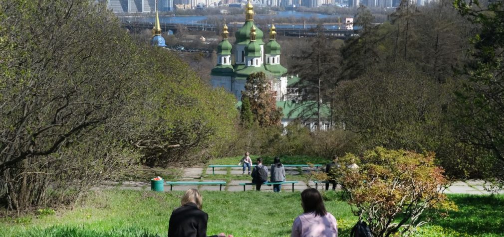 Заморозки ще тримаються: коли в Україні нарешті потеплішає