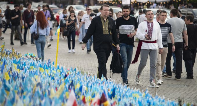 Скільки років життя “вкрала” війна в українців: демограф НАН озвучив тривожні дані